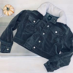 🍒Target Brand Cropped Sherpa Corduroy Jacket!